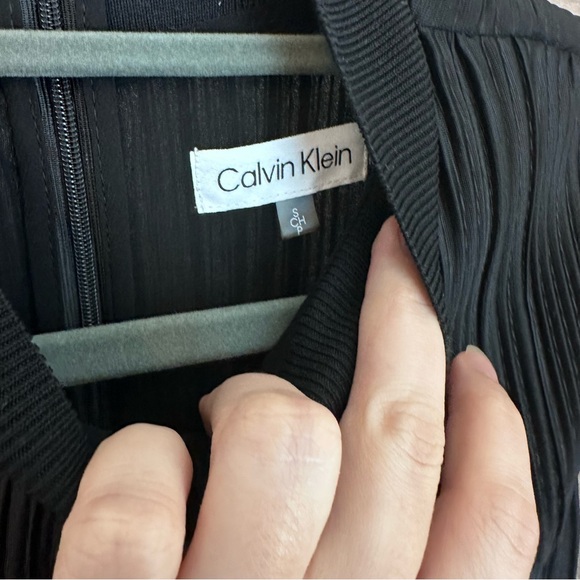 NEW Calvin Klein Plisse Mock-Neck Sleeveless Top - Picture 3 of 3